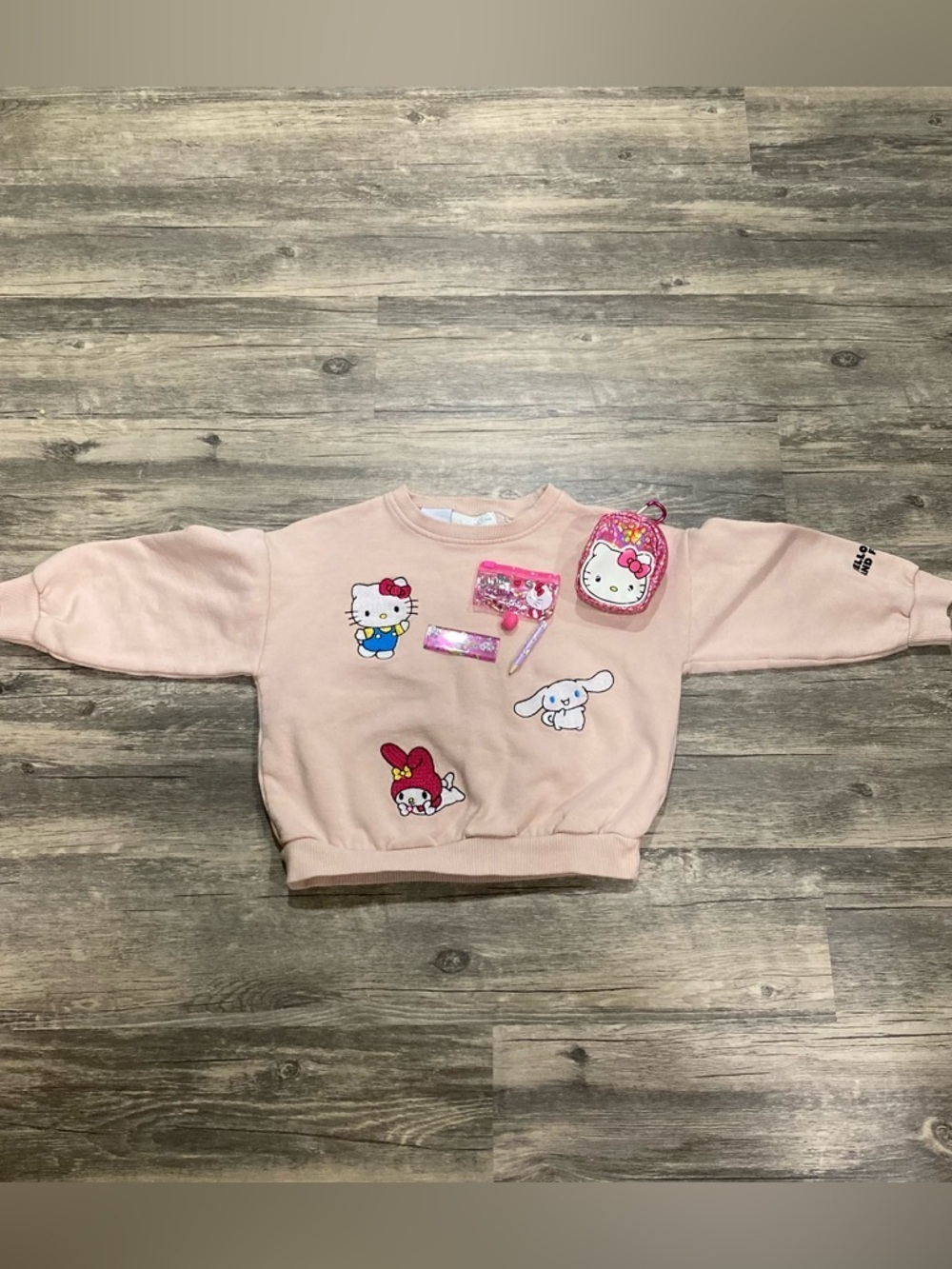 SANRIO - Hello Kitty Crewneck